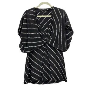 BCBG Max Azria Black & White Striped Top Empire Waist Blouse SZ Medium